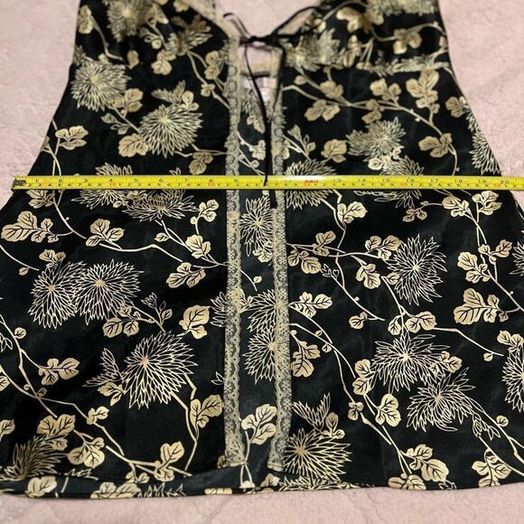 Victoria’s Secret black and gold intimate - size M - Picture 5 of 6